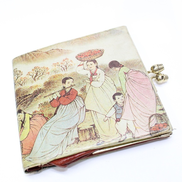 Vintage Handbags - Vintage Korean Art Kiss Lock Wallet
